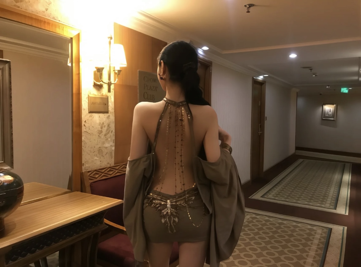 Aveline Paris editorial moment